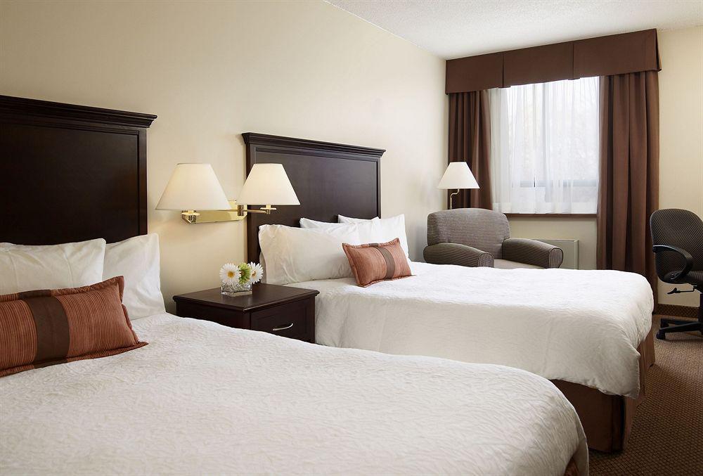 Waterfront Hotel Downtown Burlington Cameră foto